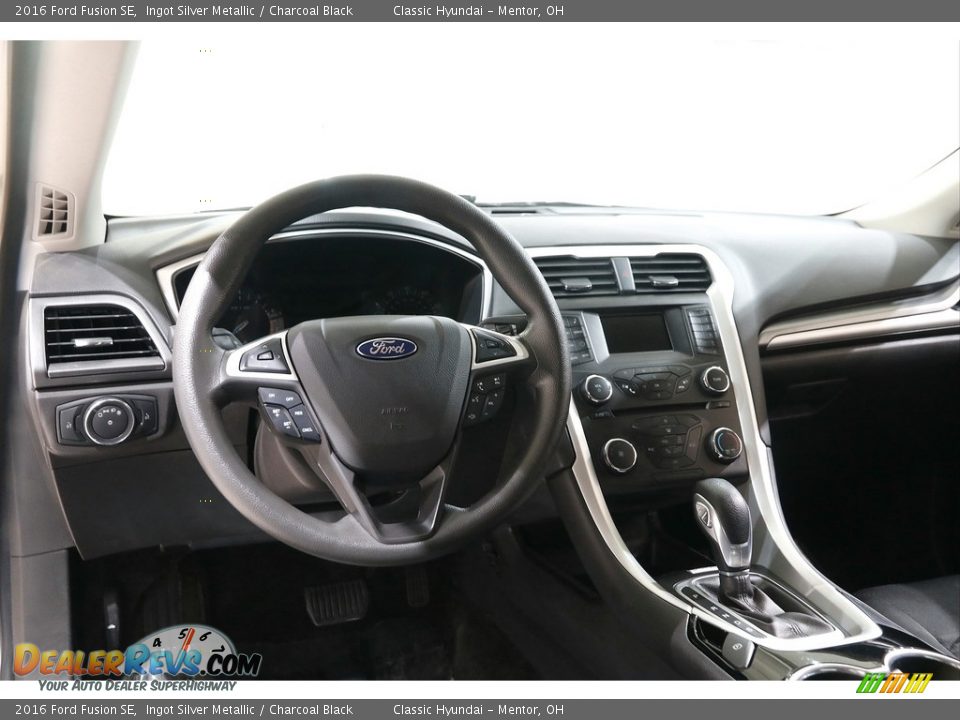 2016 Ford Fusion SE Ingot Silver Metallic / Charcoal Black Photo #6