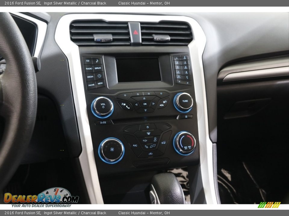 2016 Ford Fusion SE Ingot Silver Metallic / Charcoal Black Photo #9