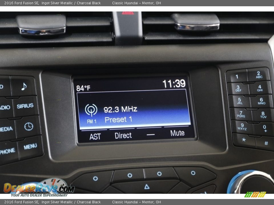 2016 Ford Fusion SE Ingot Silver Metallic / Charcoal Black Photo #10