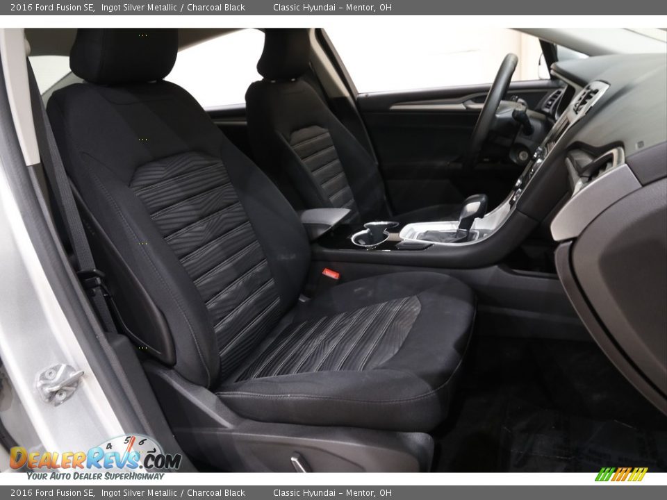 2016 Ford Fusion SE Ingot Silver Metallic / Charcoal Black Photo #13