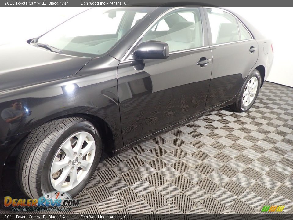 2011 Toyota Camry LE Black / Ash Photo #9
