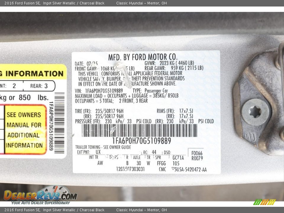2016 Ford Fusion SE Ingot Silver Metallic / Charcoal Black Photo #18