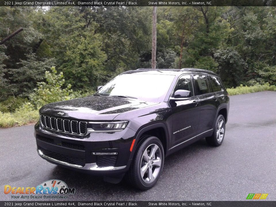 Front 3/4 View of 2021 Jeep Grand Cherokee L Limited 4x4 Photo #2