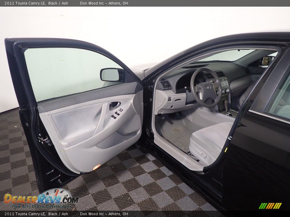 2011 Toyota Camry LE Black / Ash Photo #19