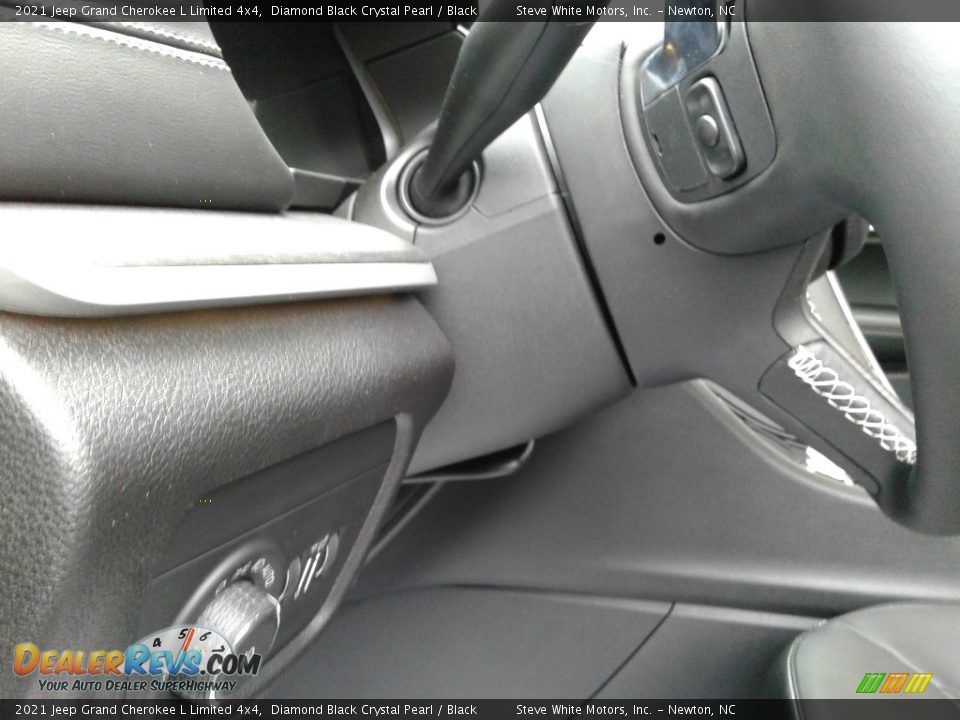 2021 Jeep Grand Cherokee L Limited 4x4 Diamond Black Crystal Pearl / Black Photo #12