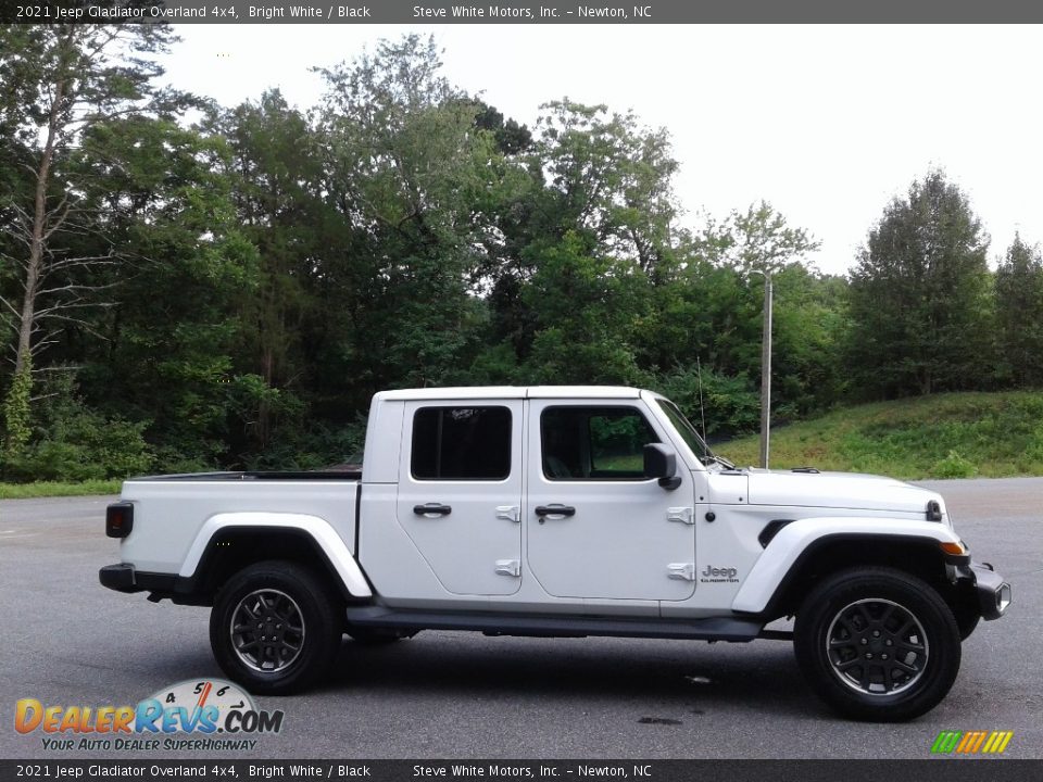 2021 Jeep Gladiator Overland 4x4 Bright White / Black Photo #5