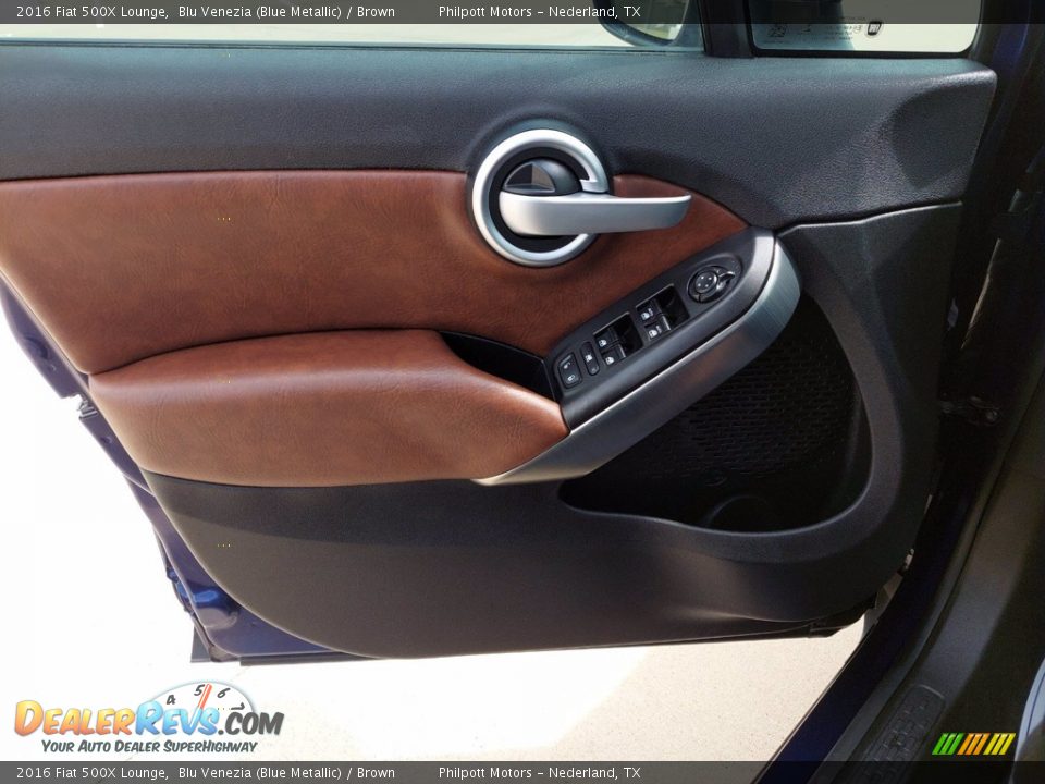 Door Panel of 2016 Fiat 500X Lounge Photo #11