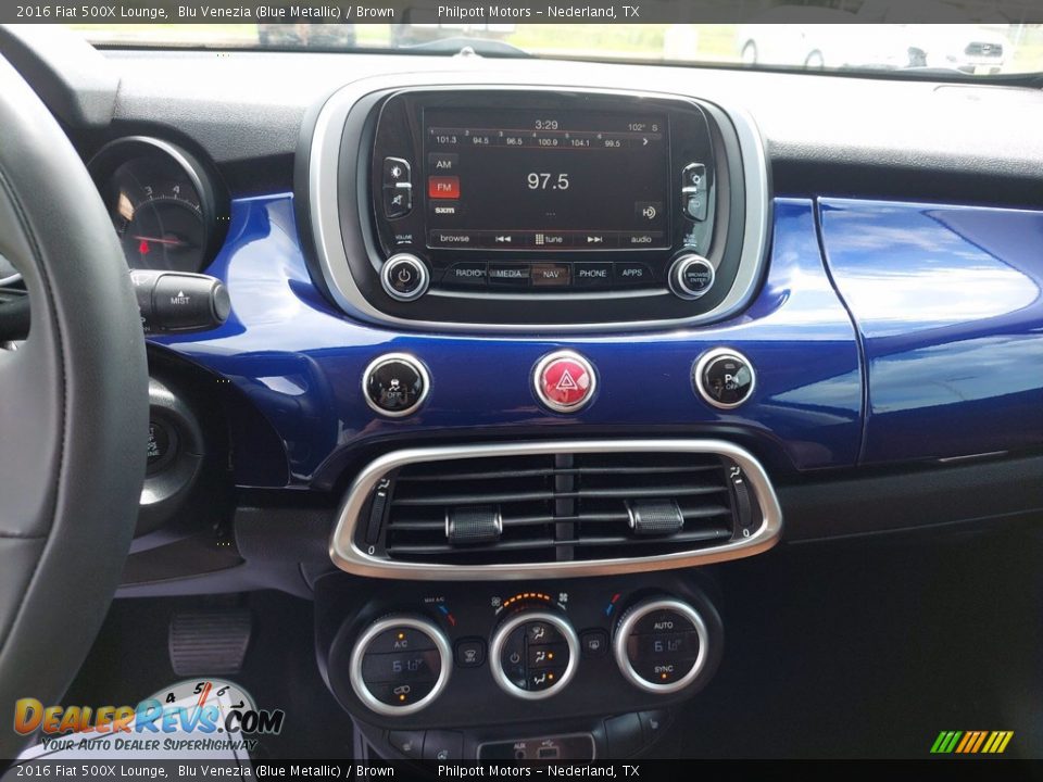 Controls of 2016 Fiat 500X Lounge Photo #16