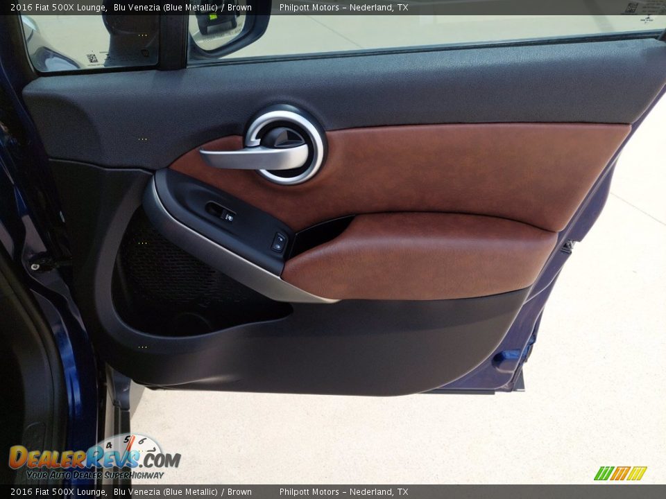 Door Panel of 2016 Fiat 500X Lounge Photo #26