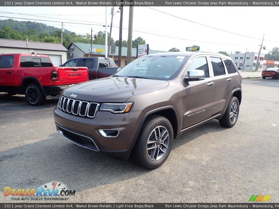 Front 3/4 View of 2021 Jeep Grand Cherokee Limited 4x4 Photo #1