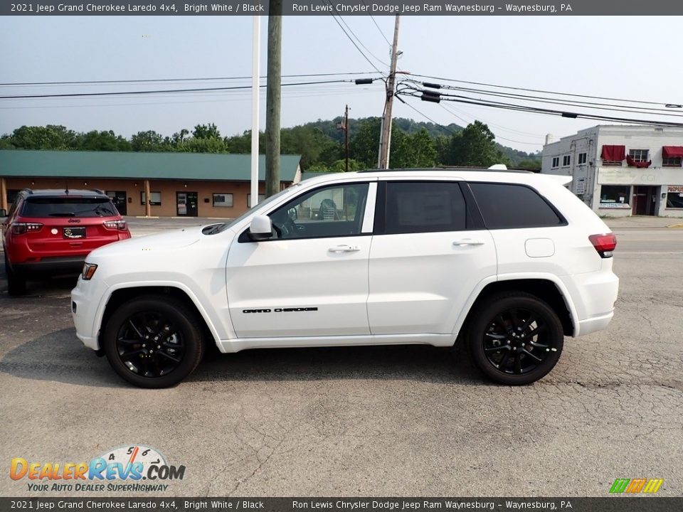 2021 Jeep Grand Cherokee Laredo 4x4 Bright White / Black Photo #2