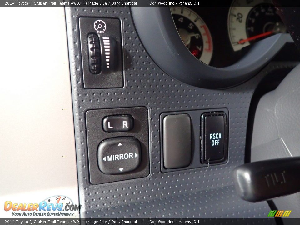 Controls of 2014 Toyota FJ Cruiser Trail Teams 4WD Photo #30