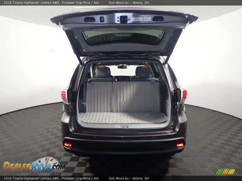 2016 Toyota Highlander Limited AWD Predawn Gray Mica / Ash Photo #17