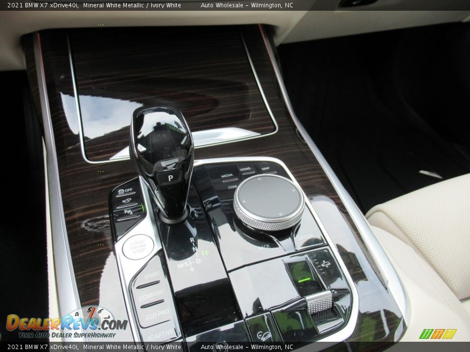 2021 BMW X7 xDrive40i Shifter Photo #19