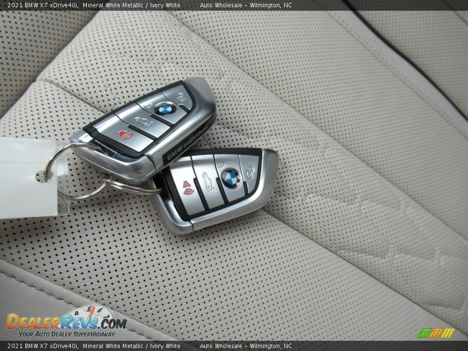 Keys of 2021 BMW X7 xDrive40i Photo #20