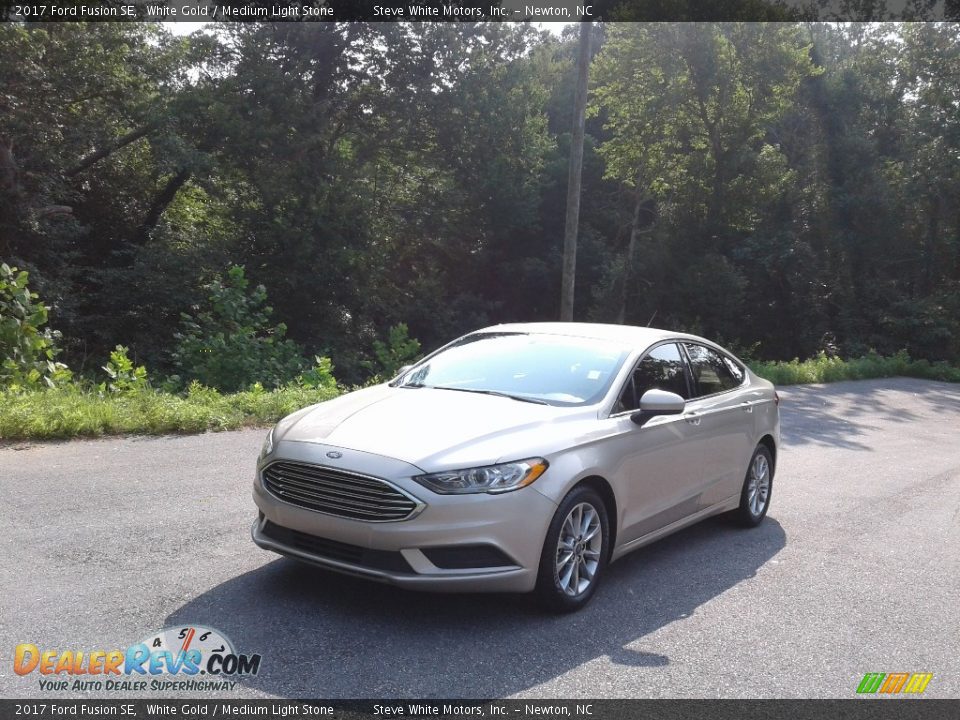 2017 Ford Fusion SE White Gold / Medium Light Stone Photo #2