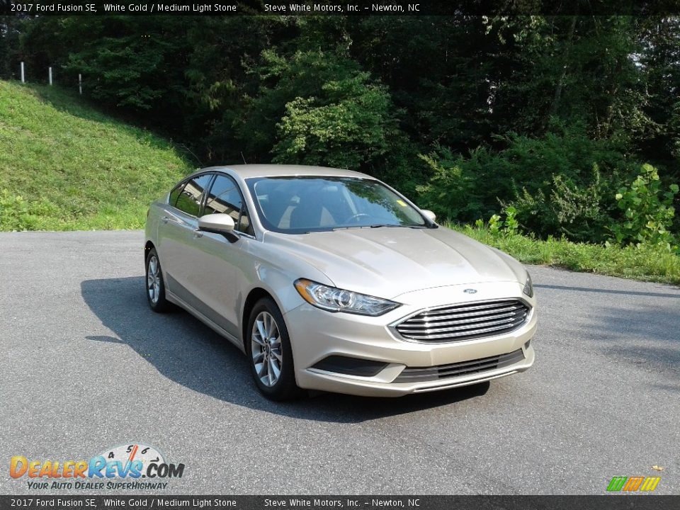 2017 Ford Fusion SE White Gold / Medium Light Stone Photo #4