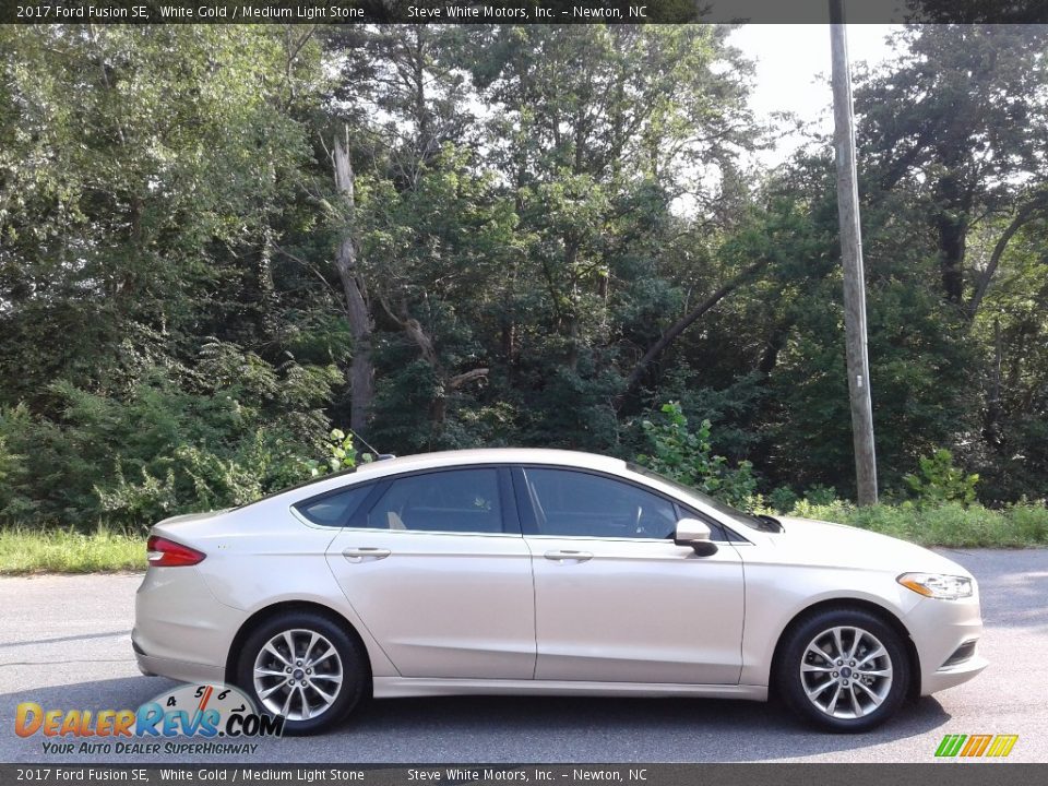 2017 Ford Fusion SE White Gold / Medium Light Stone Photo #5