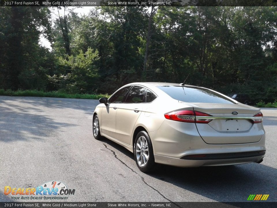 2017 Ford Fusion SE White Gold / Medium Light Stone Photo #8