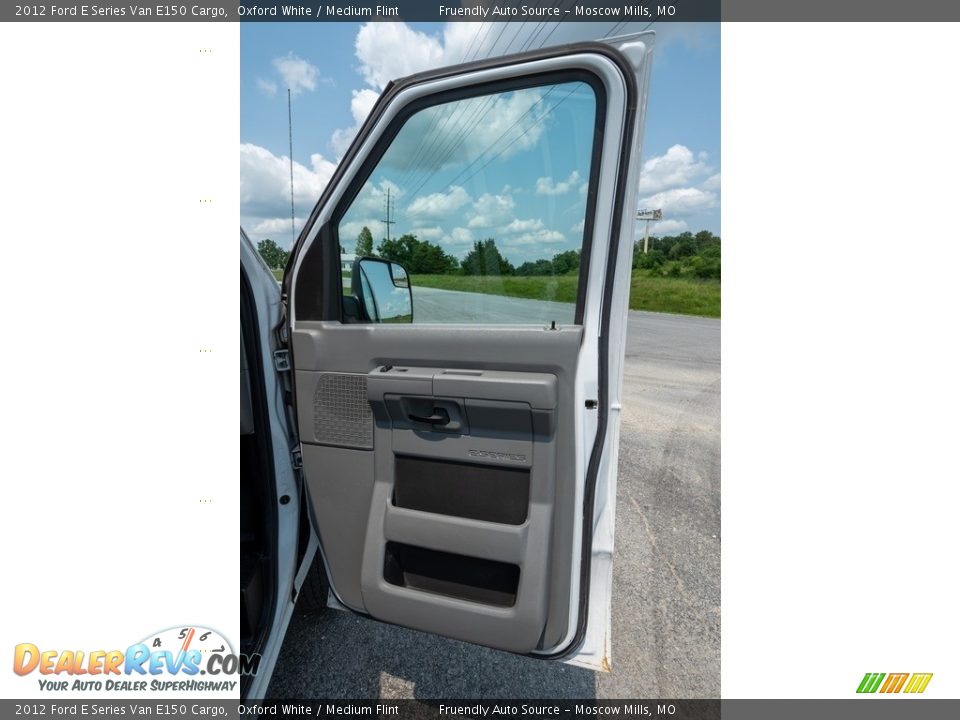 2012 Ford E Series Van E150 Cargo Oxford White / Medium Flint Photo #29