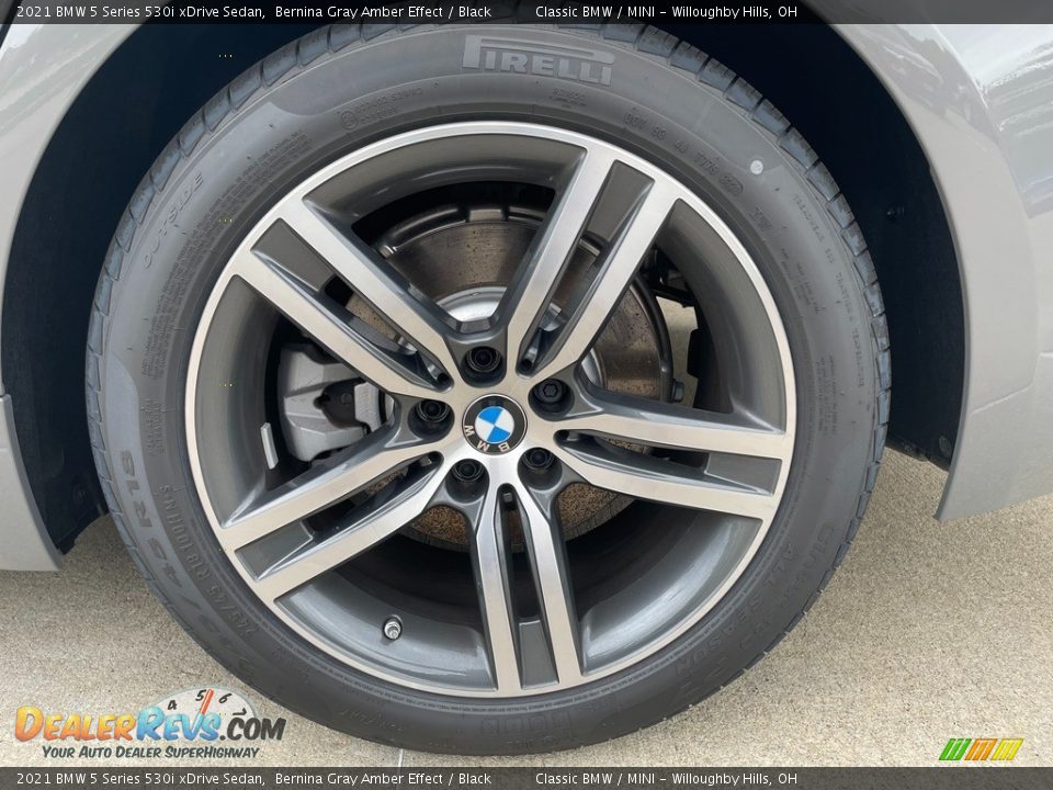 2021 BMW 5 Series 530i xDrive Sedan Wheel Photo #3