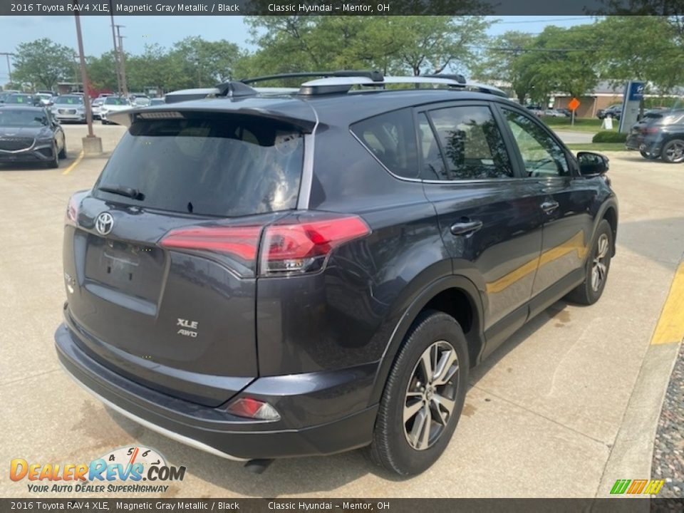 2016 Toyota RAV4 XLE Magnetic Gray Metallic / Black Photo #2