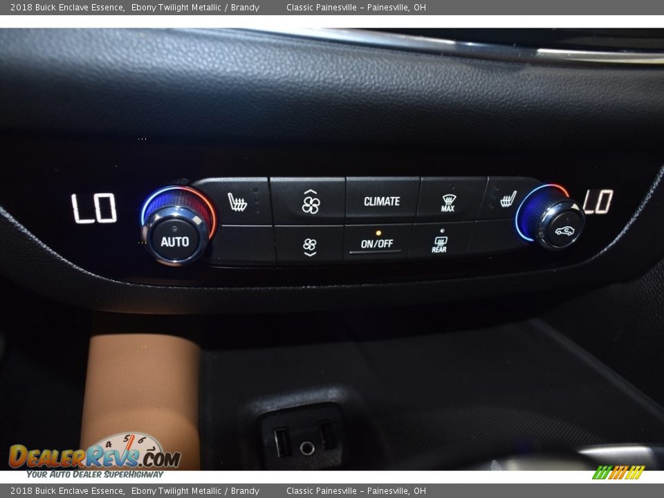 Controls of 2018 Buick Enclave Essence Photo #16