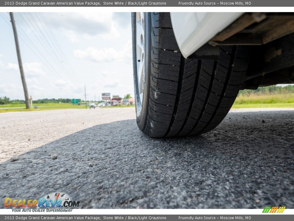 2013 Dodge Grand Caravan American Value Package Stone White / Black/Light Graystone Photo #12