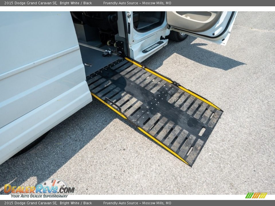 2015 Dodge Grand Caravan SE Bright White / Black Photo #24