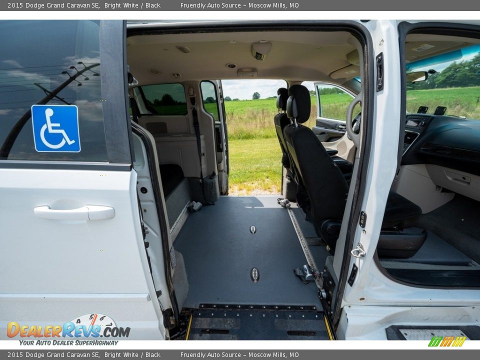 2015 Dodge Grand Caravan SE Bright White / Black Photo #25
