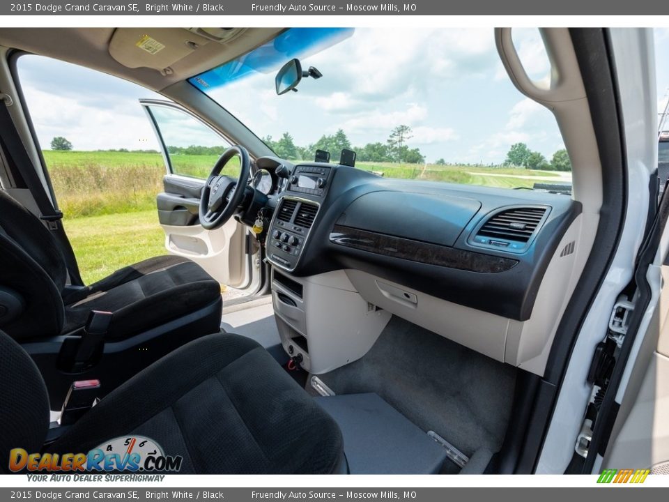 2015 Dodge Grand Caravan SE Bright White / Black Photo #28