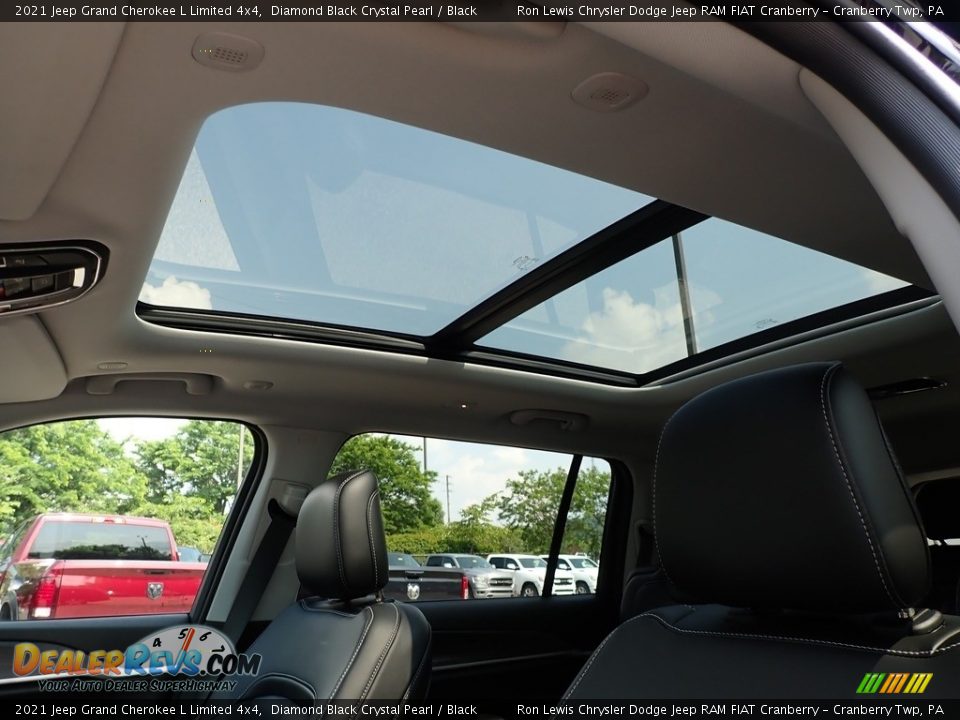 2021 Jeep Grand Cherokee L Limited 4x4 Diamond Black Crystal Pearl / Black Photo #19