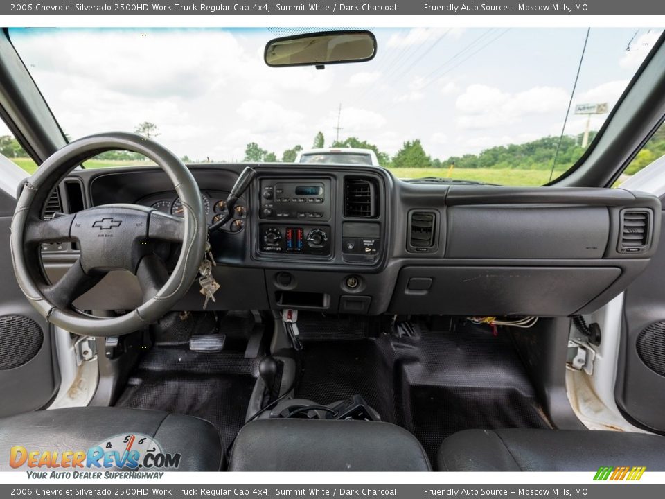 2006 Chevrolet Silverado 2500HD Work Truck Regular Cab 4x4 Summit White / Dark Charcoal Photo #31