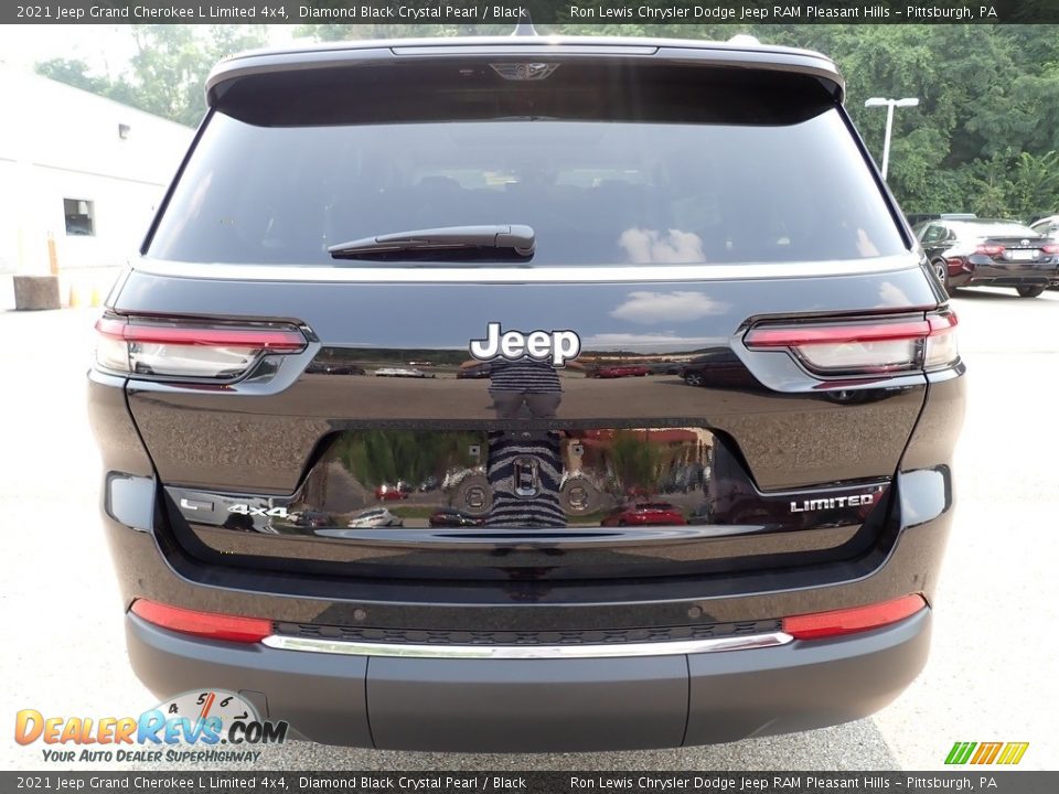 2021 Jeep Grand Cherokee L Limited 4x4 Diamond Black Crystal Pearl / Black Photo #4