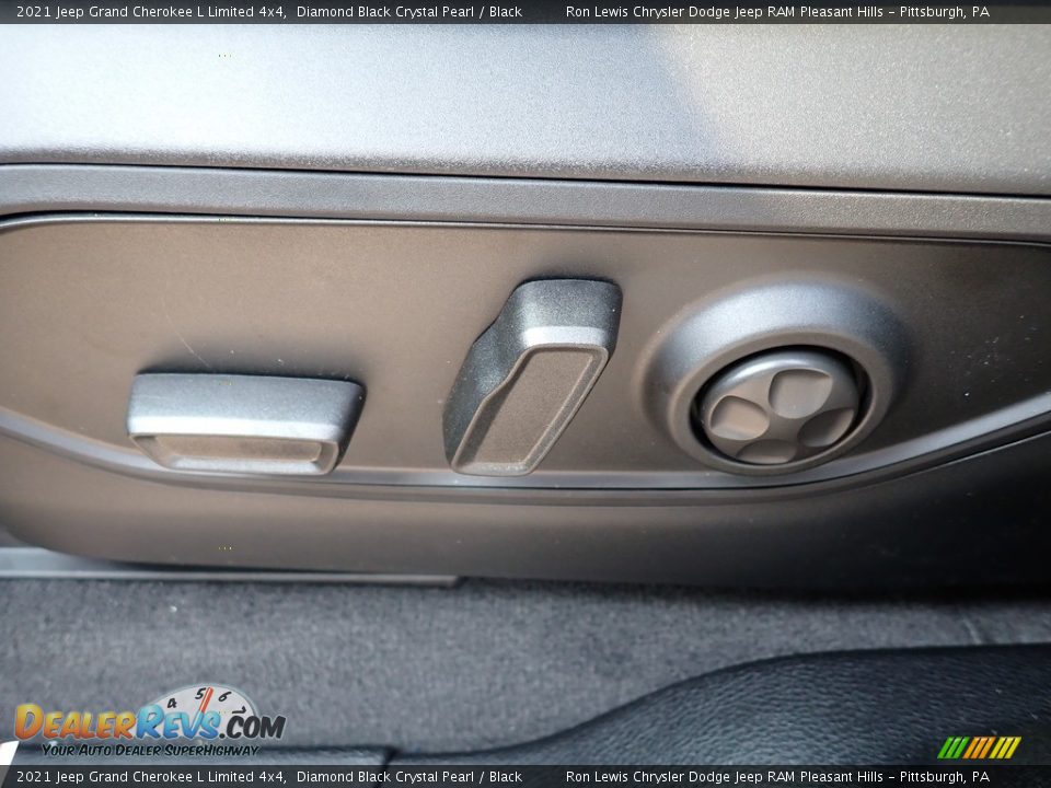 2021 Jeep Grand Cherokee L Limited 4x4 Diamond Black Crystal Pearl / Black Photo #16