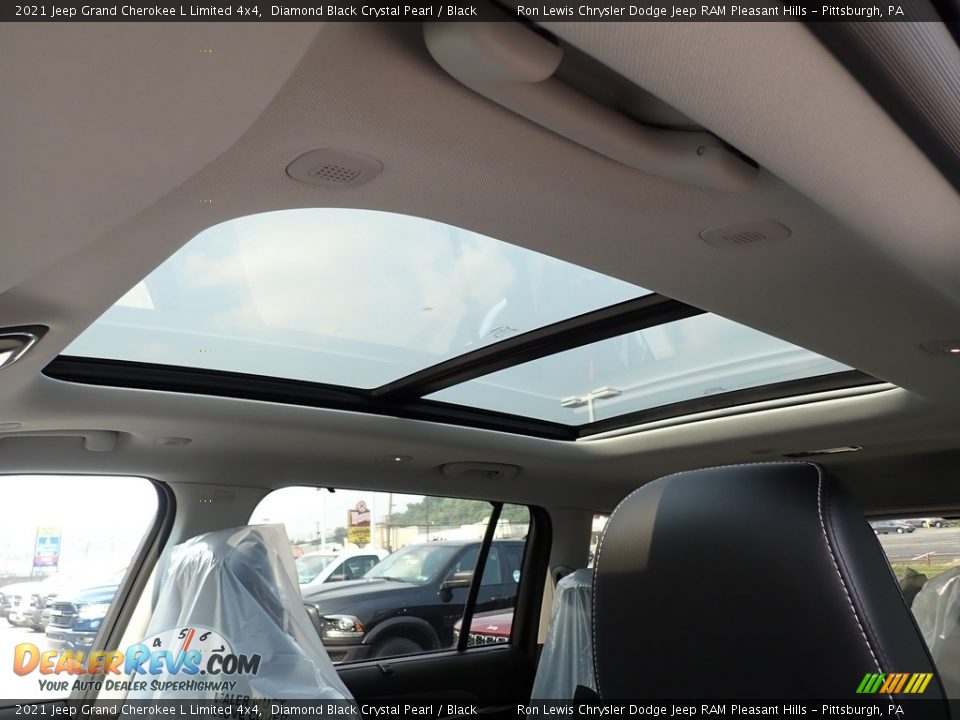 2021 Jeep Grand Cherokee L Limited 4x4 Diamond Black Crystal Pearl / Black Photo #17