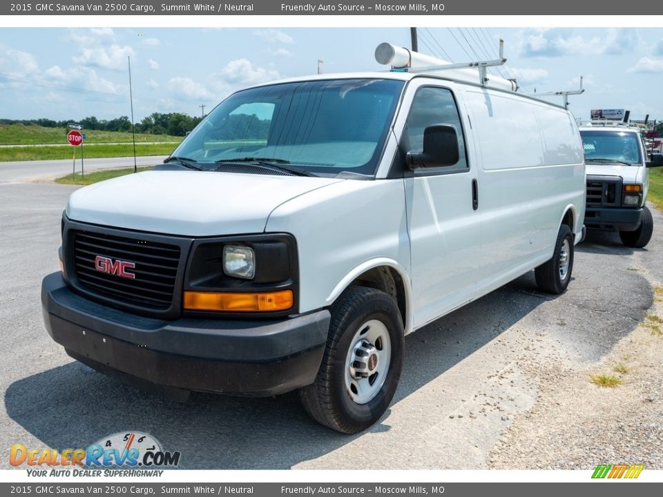 Front 3/4 View of 2015 GMC Savana Van 2500 Cargo Photo #8