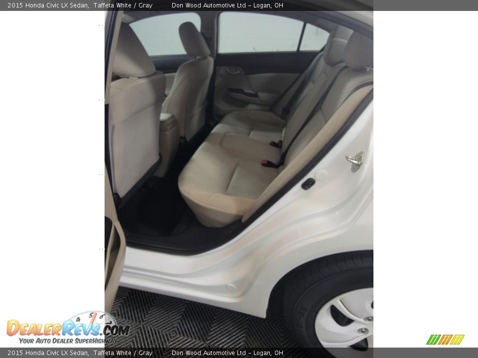 2015 Honda Civic LX Sedan Taffeta White / Gray Photo #25