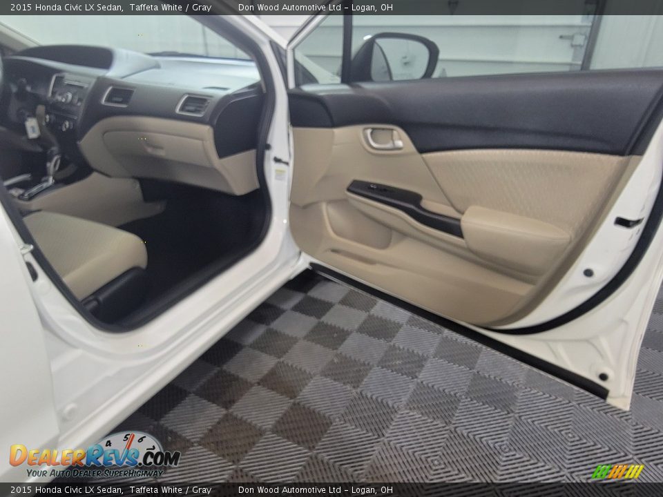 2015 Honda Civic LX Sedan Taffeta White / Gray Photo #26