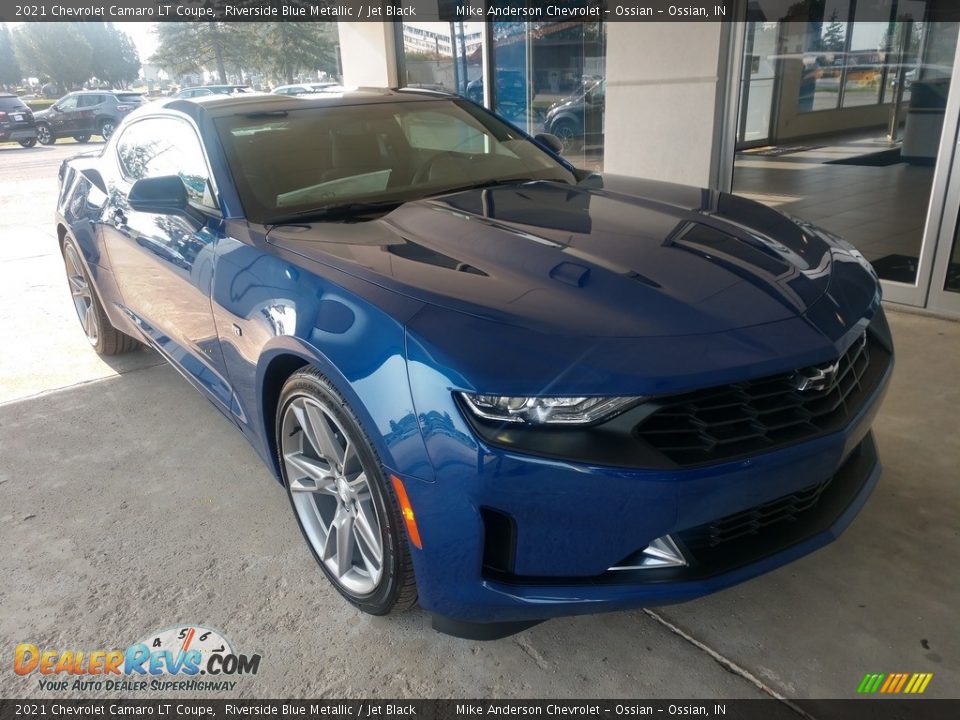 Front 3/4 View of 2021 Chevrolet Camaro LT Coupe Photo #2