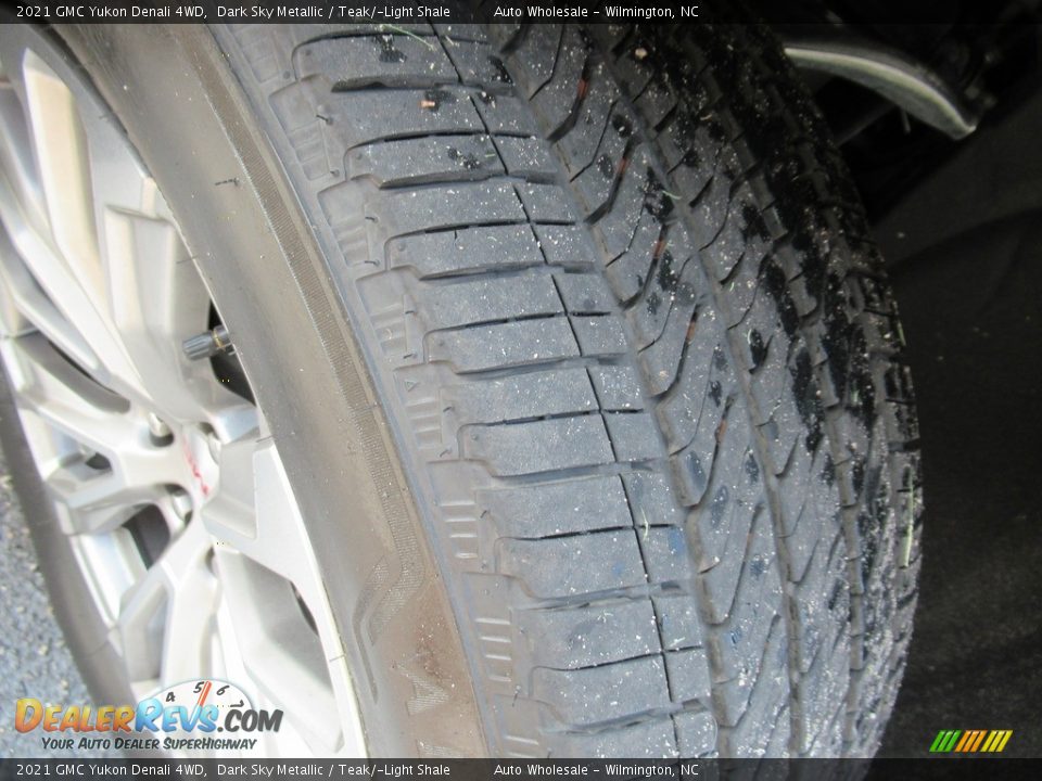2021 GMC Yukon Denali 4WD Dark Sky Metallic / Teak/­Light Shale Photo #8