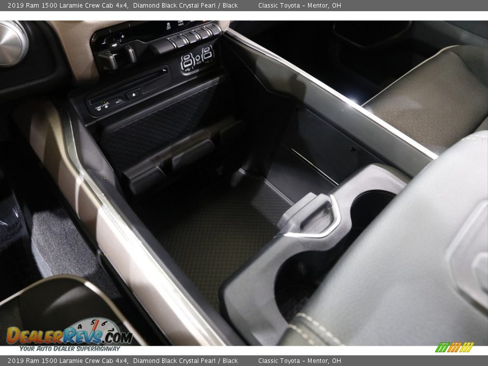 2019 Ram 1500 Laramie Crew Cab 4x4 Diamond Black Crystal Pearl / Black Photo #17