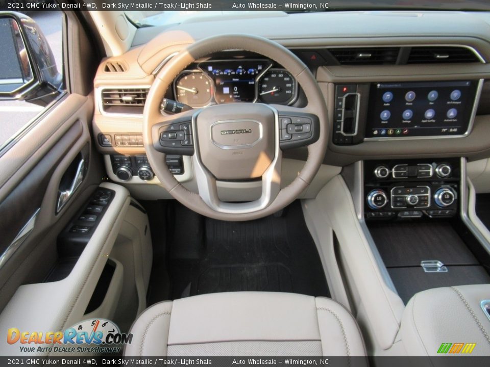 Dashboard of 2021 GMC Yukon Denali 4WD Photo #15
