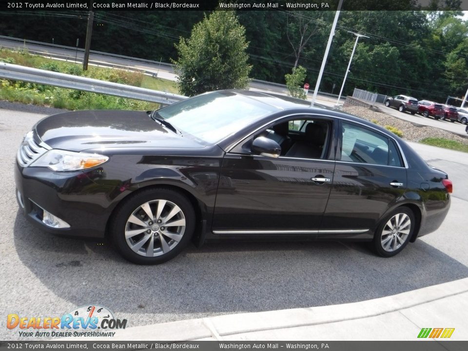 2012 Toyota Avalon Limited Cocoa Bean Metallic / Black/Bordeaux Photo #12