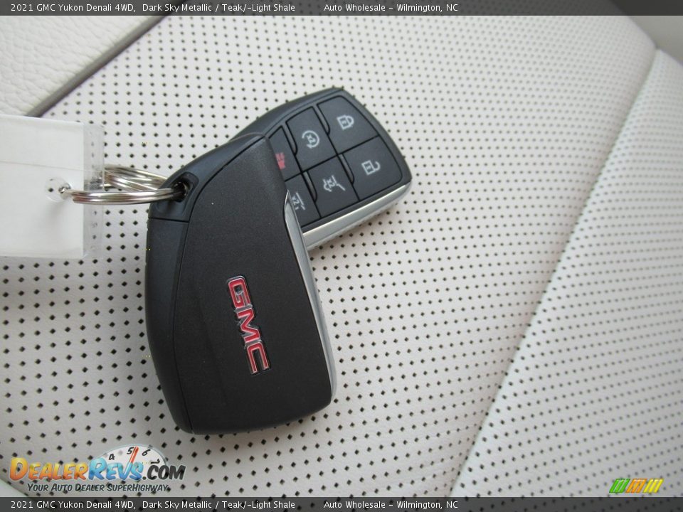 Keys of 2021 GMC Yukon Denali 4WD Photo #20