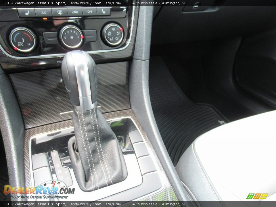 2014 Volkswagen Passat 1.8T Sport Shifter Photo #19