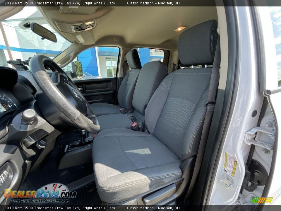 2019 Ram 3500 Tradesman Crew Cab 4x4 Bright White / Black Photo #3