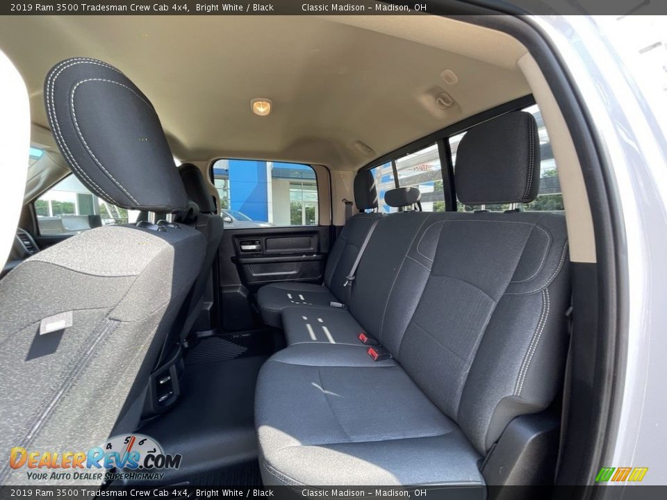 2019 Ram 3500 Tradesman Crew Cab 4x4 Bright White / Black Photo #10