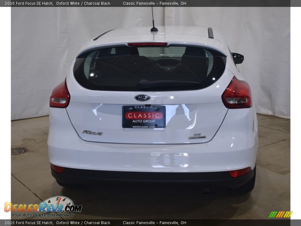 2016 Ford Focus SE Hatch Oxford White / Charcoal Black Photo #3