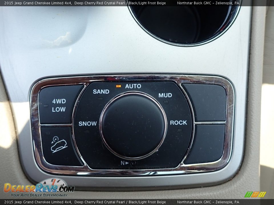 2015 Jeep Grand Cherokee Limited 4x4 Deep Cherry Red Crystal Pearl / Black/Light Frost Beige Photo #27